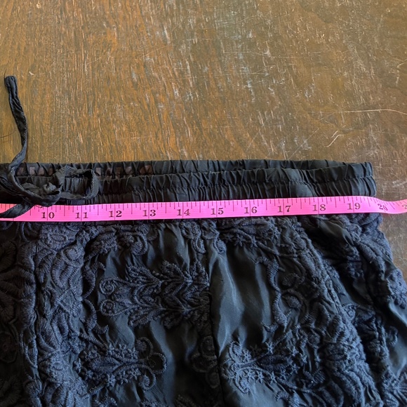 JOHNNY WAS CROPPED EMBROIDERED CARGO JOGGER PANTS - SZ XL - EUC - Picture 13 of 13